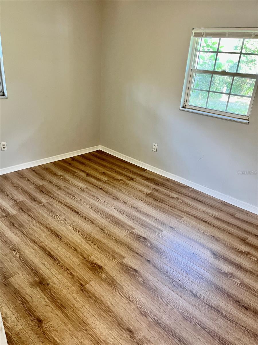 Image 12 of 35 For 1135 24th Terrace