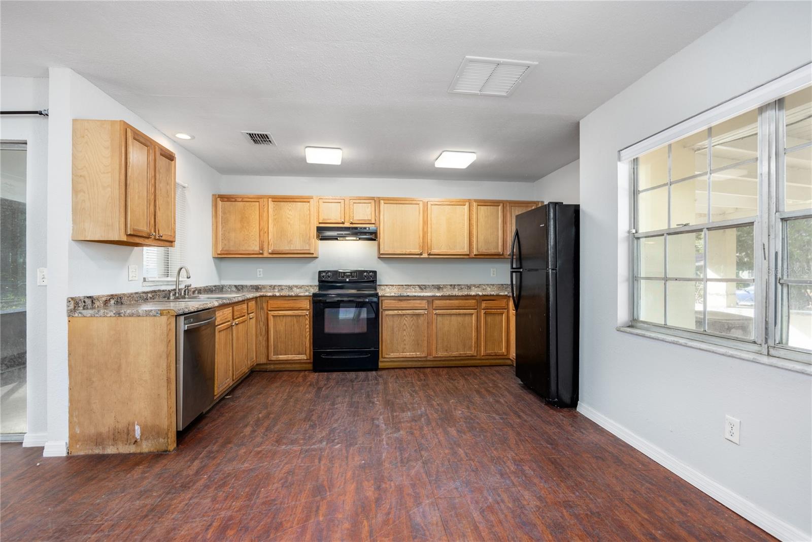 Image 18 of 35 For 1135 24th Terrace