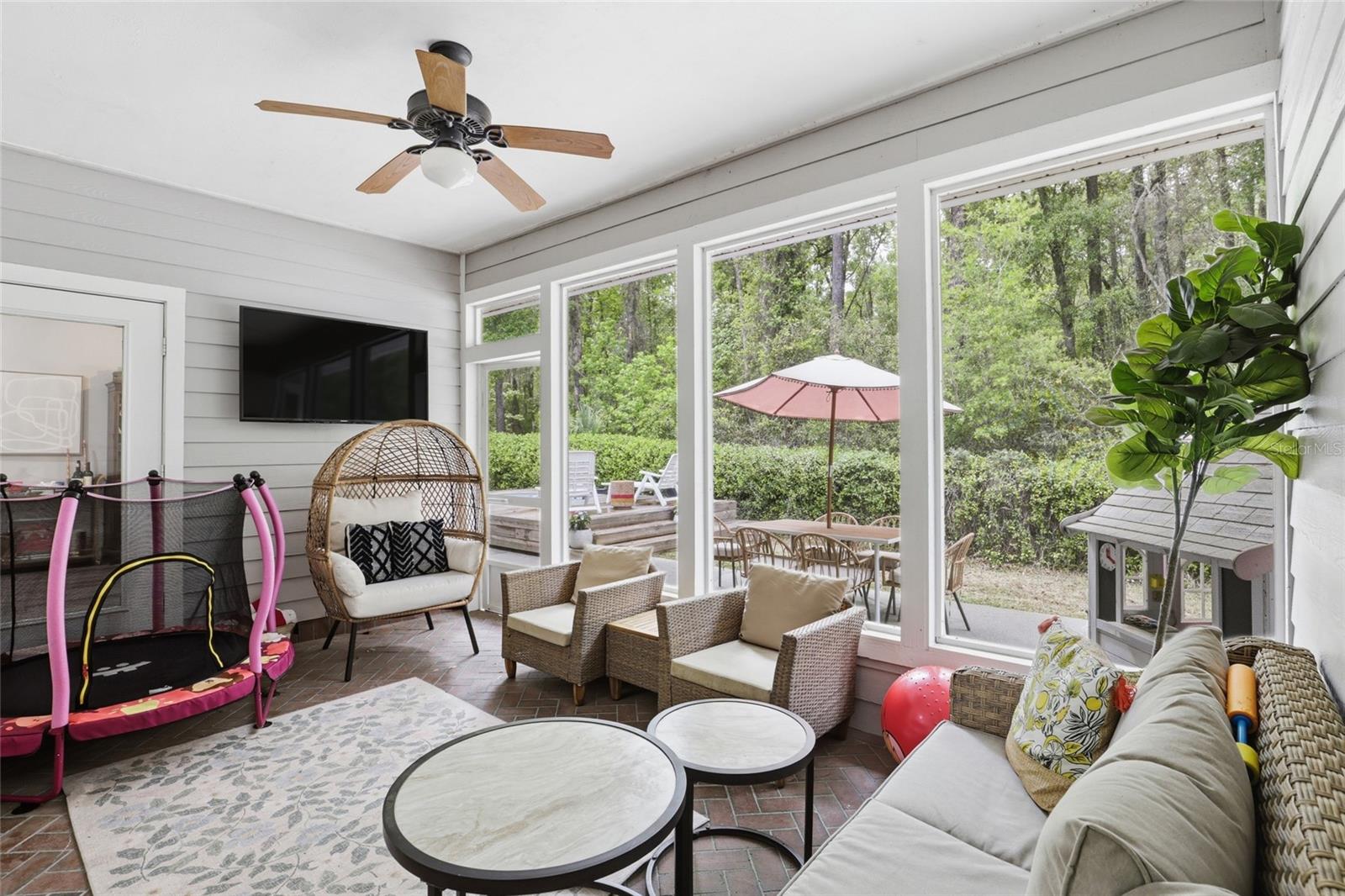 Image 16 of 37 For 11006 Palmetto Boulevard