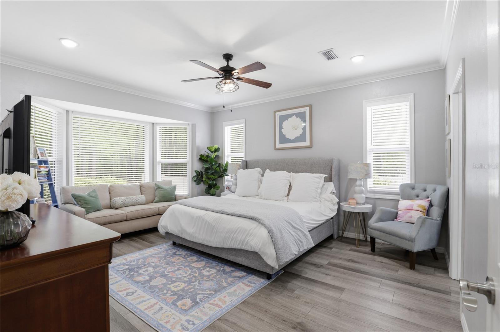 Image 17 of 37 For 11006 Palmetto Boulevard