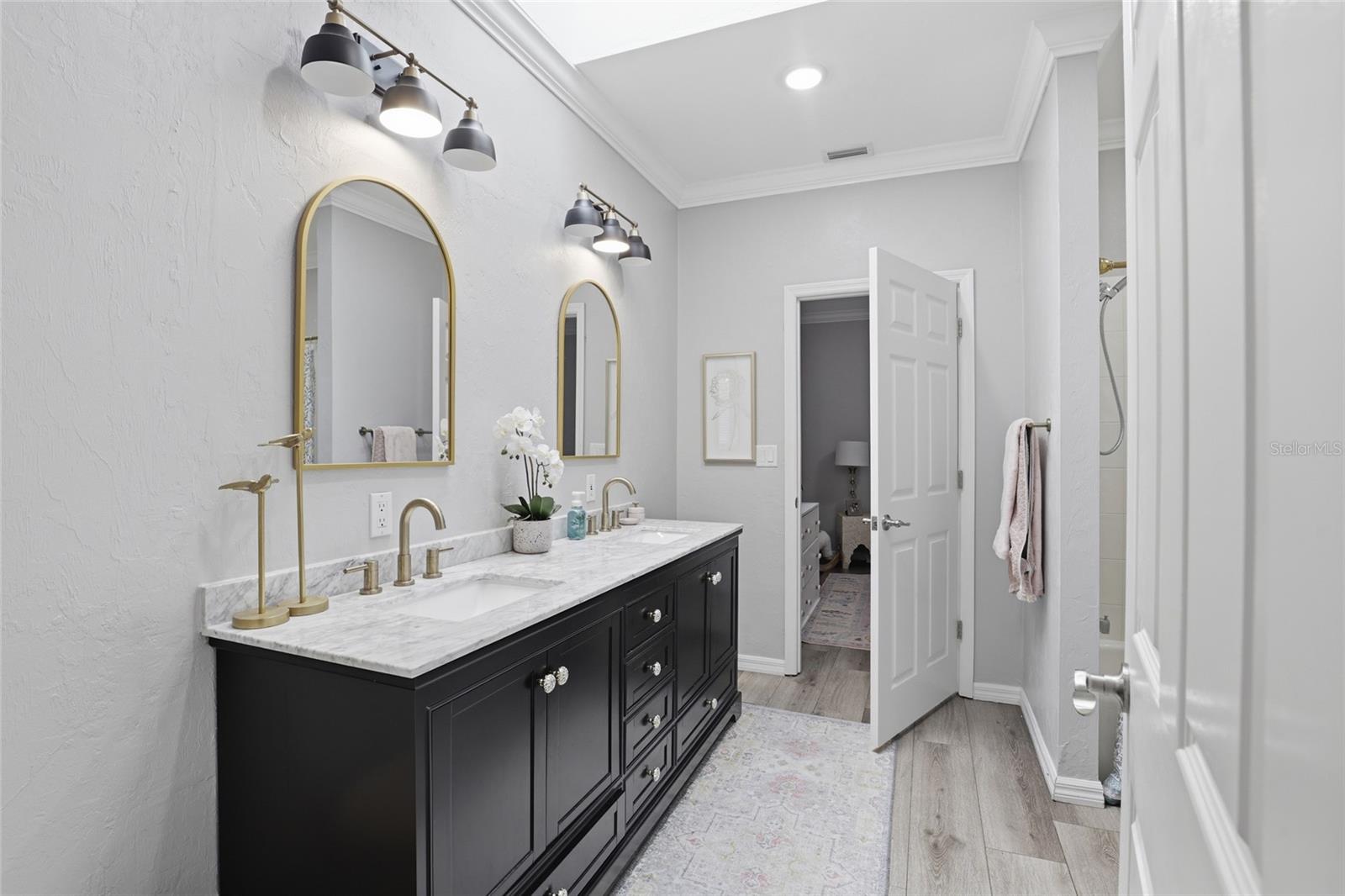 Image 27 of 37 For 11006 Palmetto Boulevard