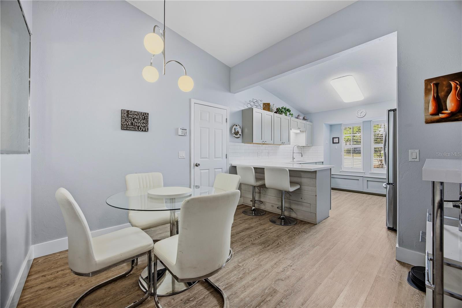 Image 10 of 27 For 419 50th Boulevard 805