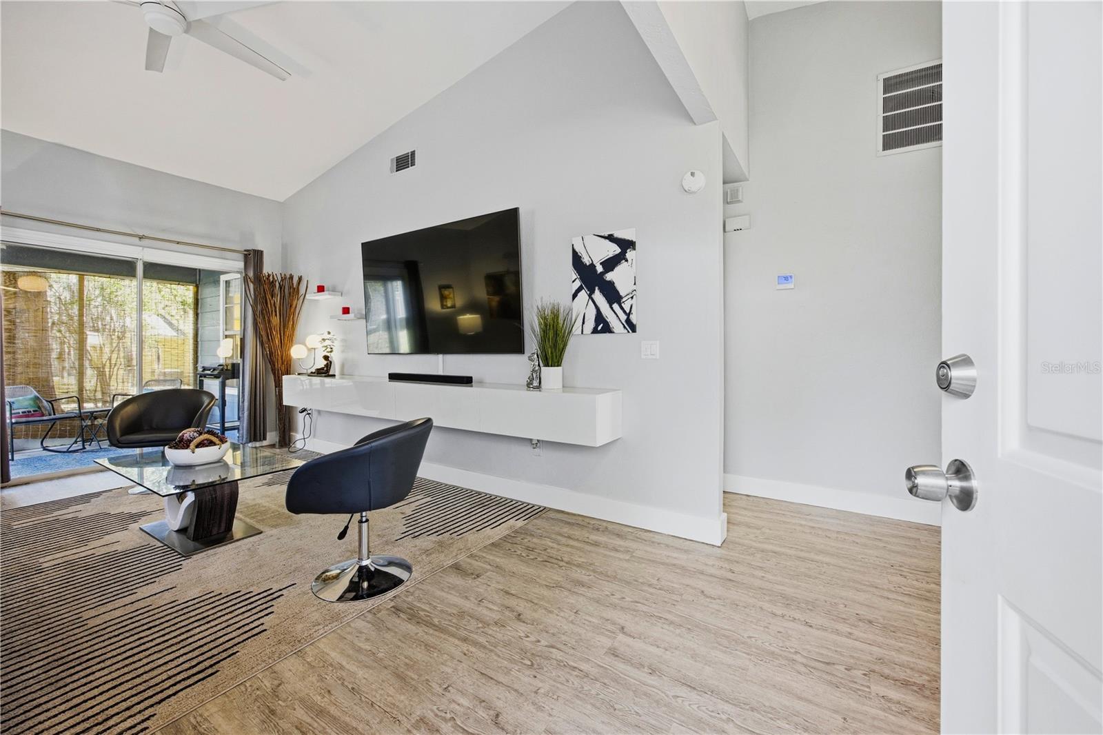 Image 5 of 27 For 419 50th Boulevard 805