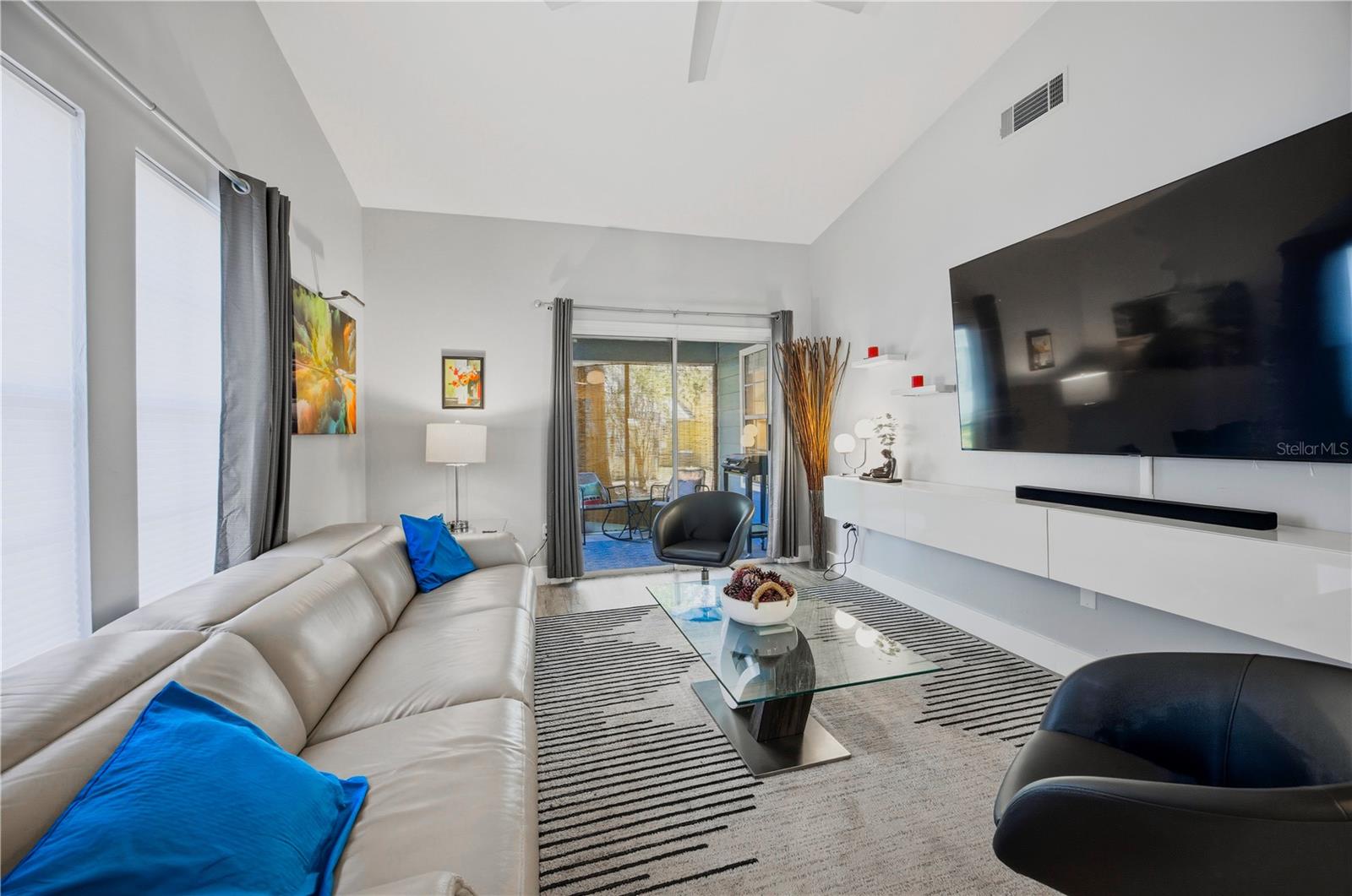 Image 6 of 27 For 419 50th Boulevard 805