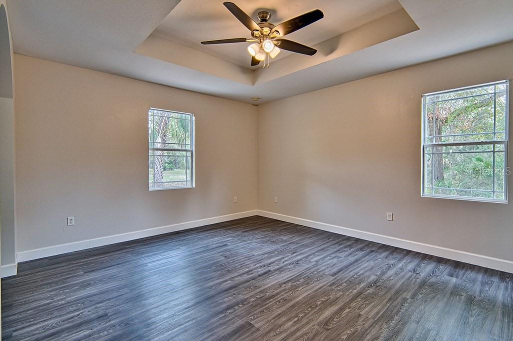 Image 10 of 39 For 9880 110th Street