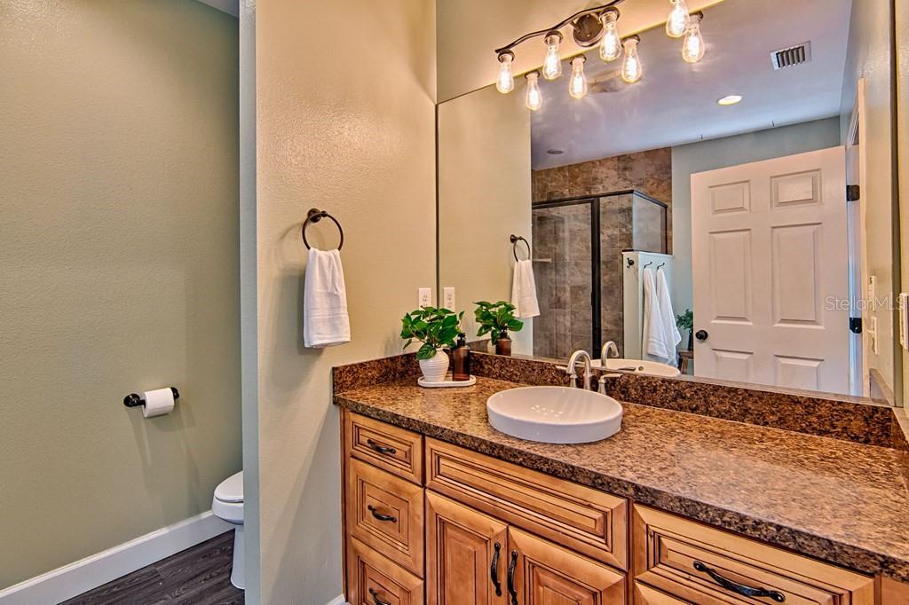 Image 14 of 39 For 9880 110th Street