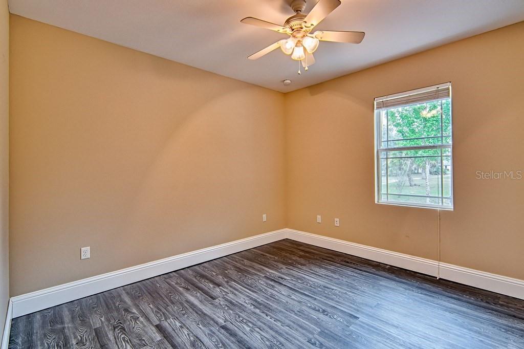 Image 19 of 39 For 9880 110th Street