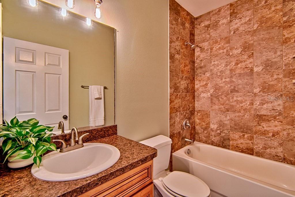 Image 21 of 39 For 9880 110th Street