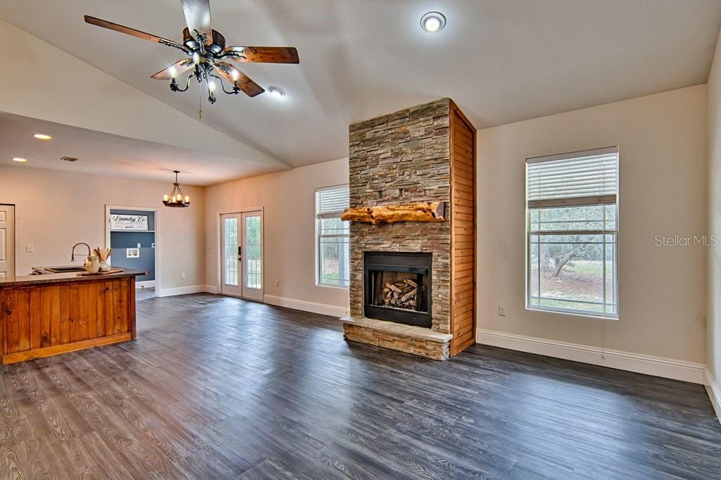 Image 6 of 39 For 9880 110th Street