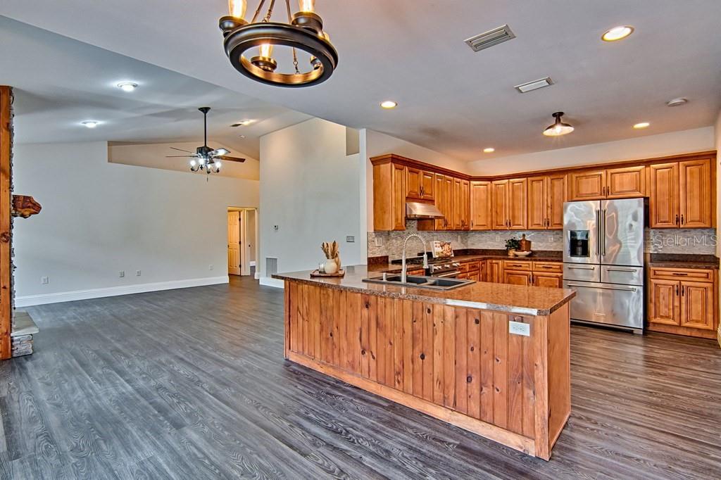 Image 7 of 39 For 9880 110th Street