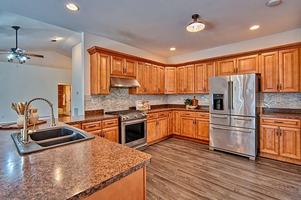 Image 8 of 39 For 9880 110th Street