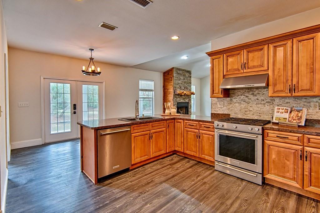 Image 9 of 39 For 9880 110th Street