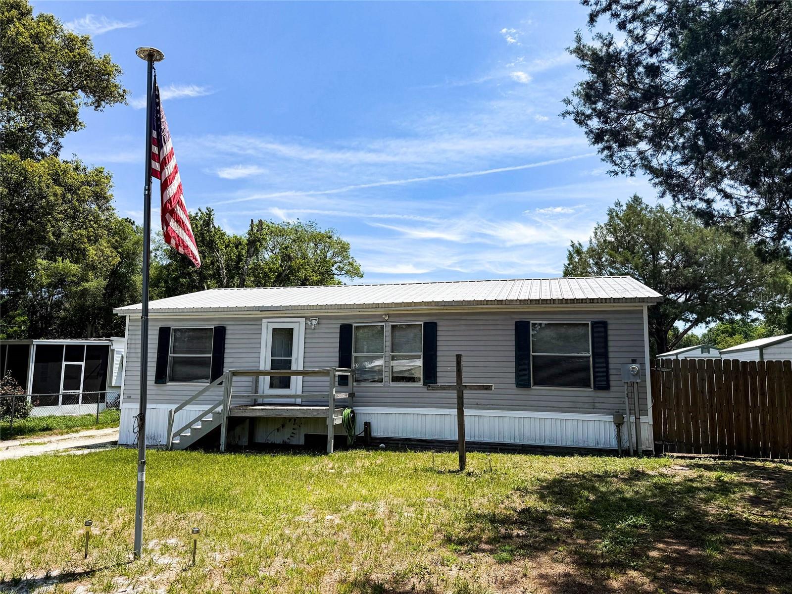 Image 2 of 53 For 104 Waterway Avenue