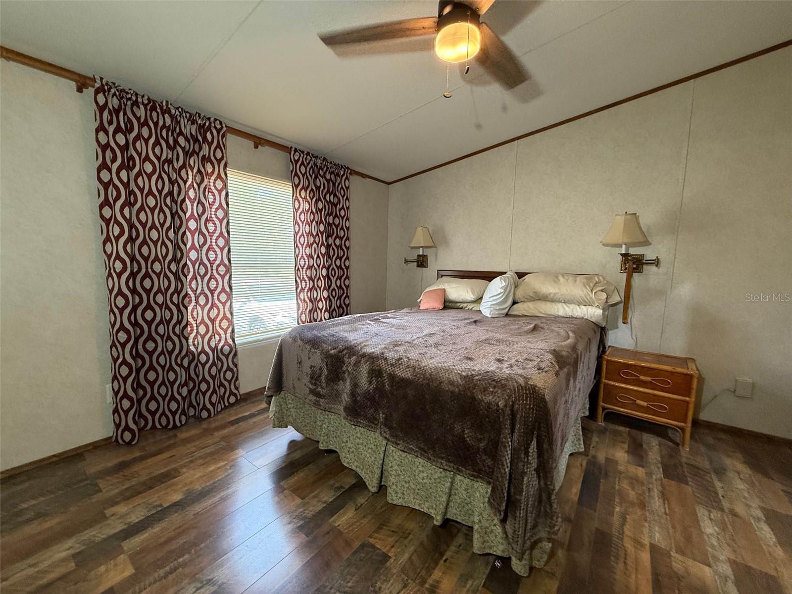 Image 21 of 53 For 104 Waterway Avenue