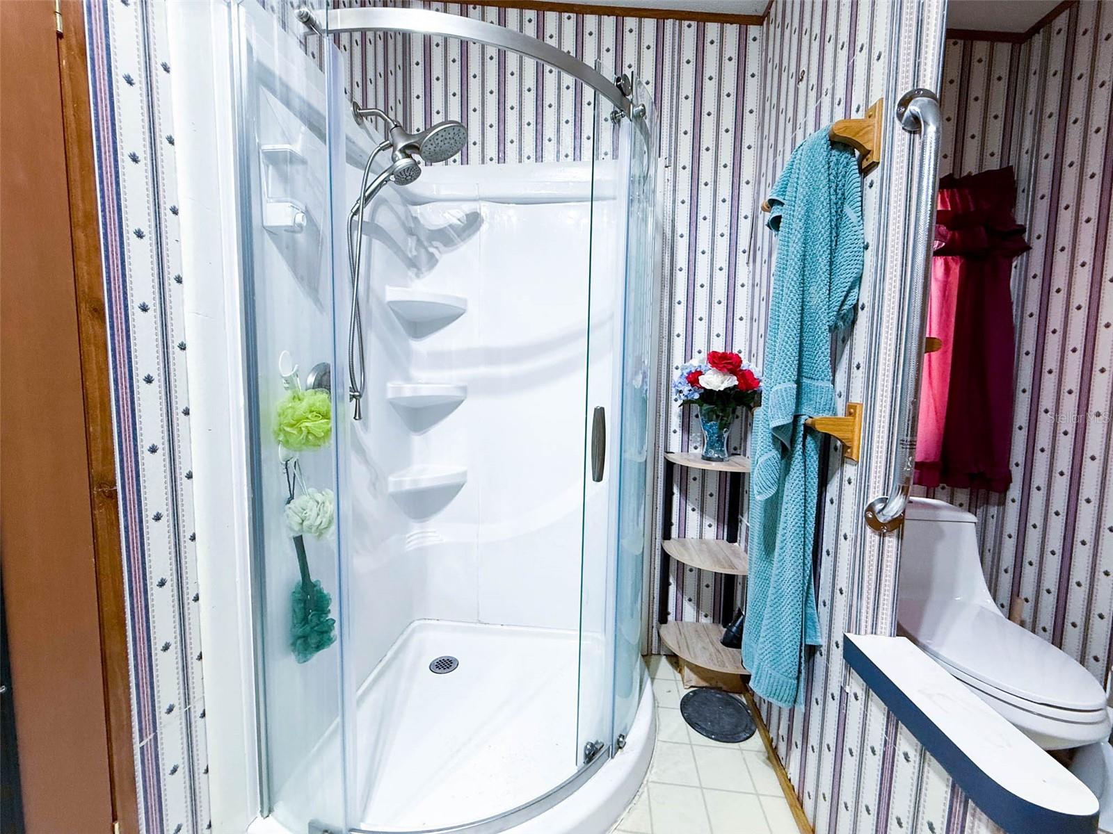 Image 23 of 53 For 104 Waterway Avenue