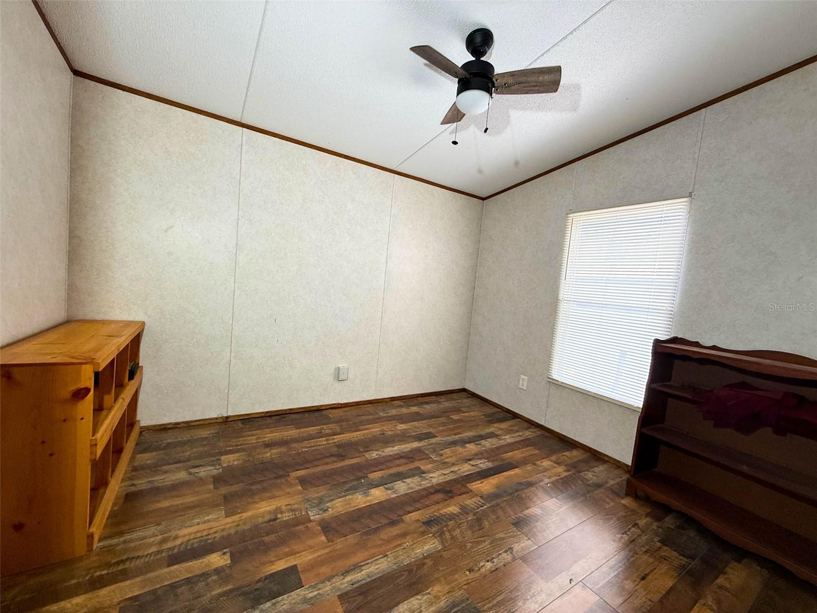 Image 24 of 53 For 104 Waterway Avenue