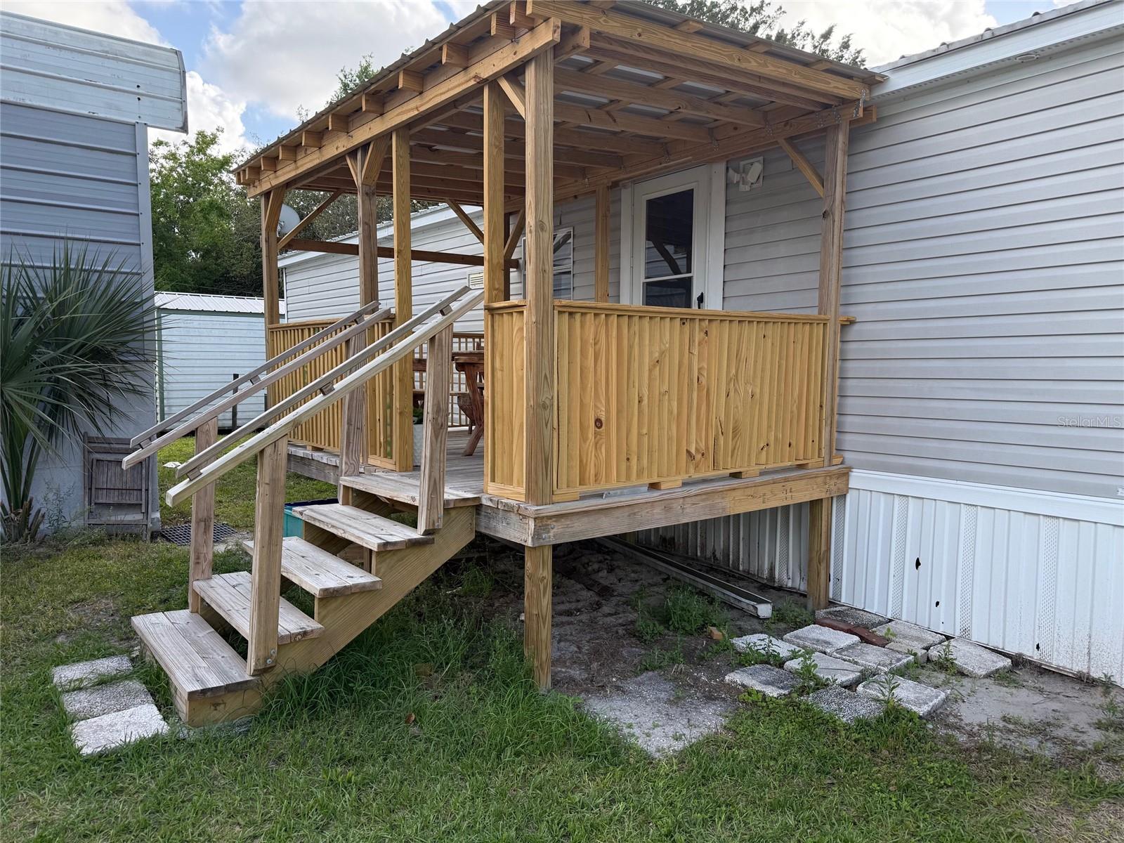 Image 27 of 53 For 104 Waterway Avenue