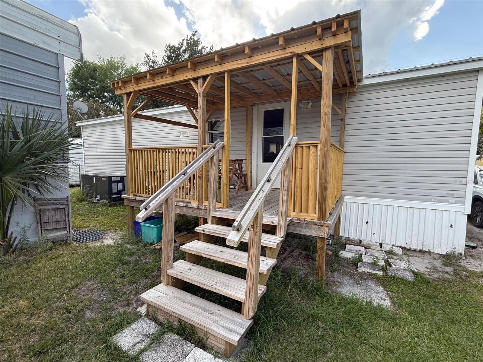 Image 28 of 53 For 104 Waterway Avenue