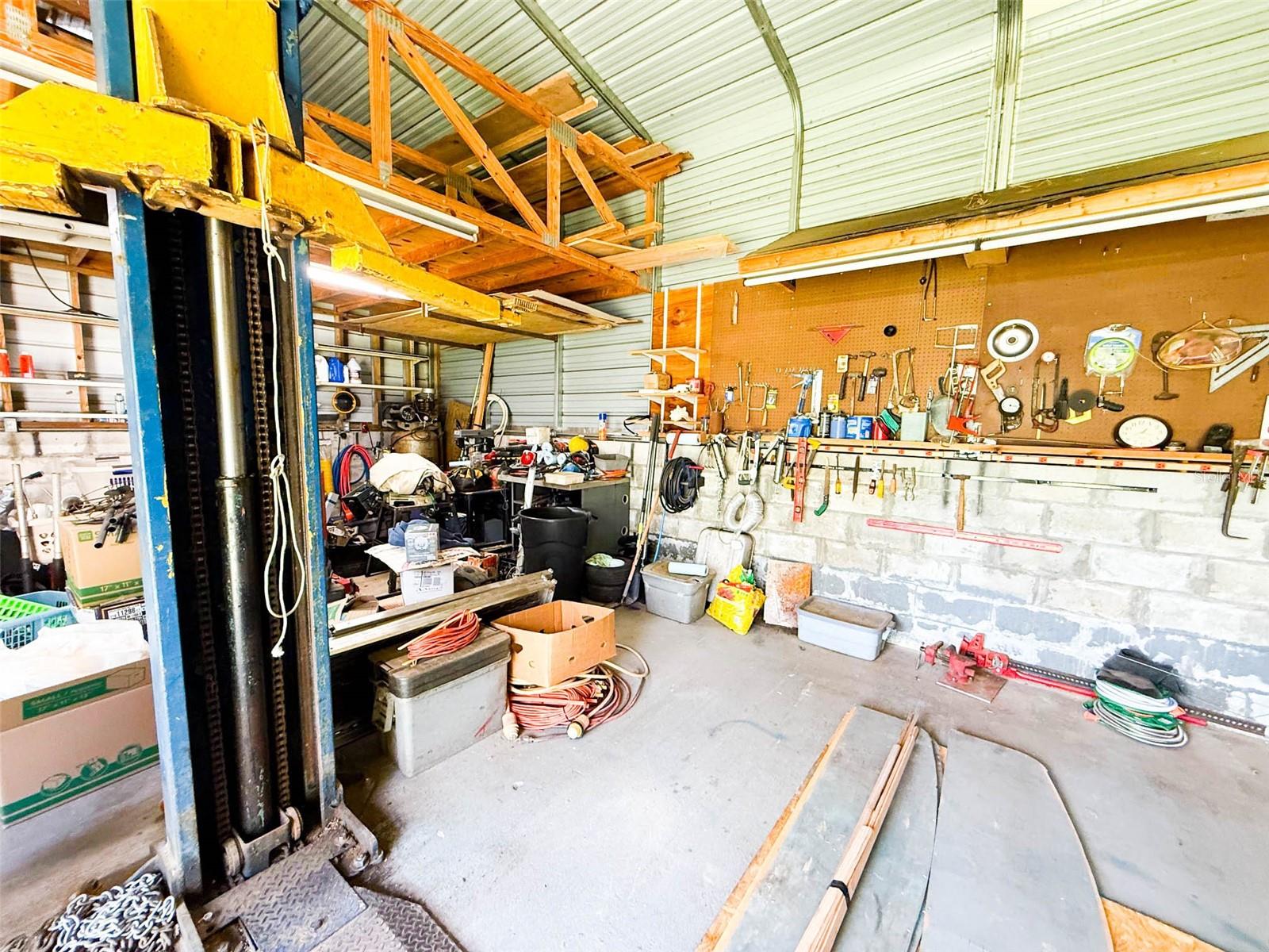 Image 33 of 53 For 104 Waterway Avenue