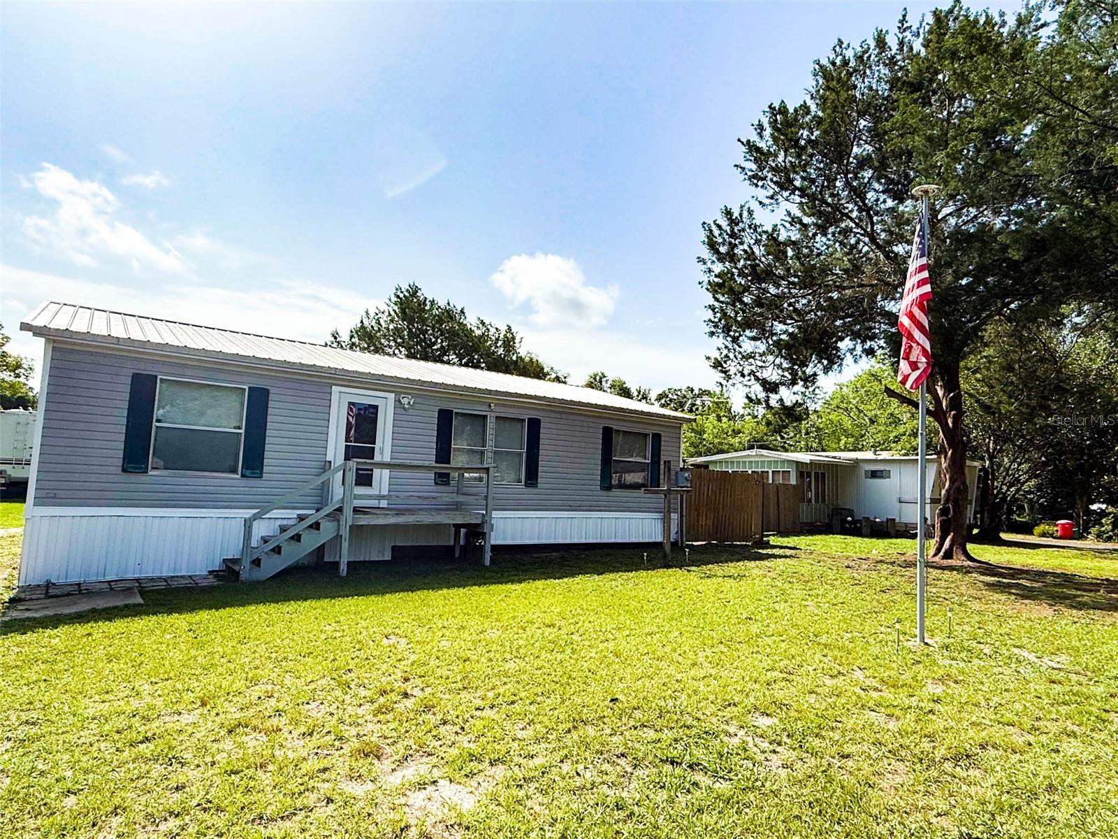 Image 40 of 53 For 104 Waterway Avenue