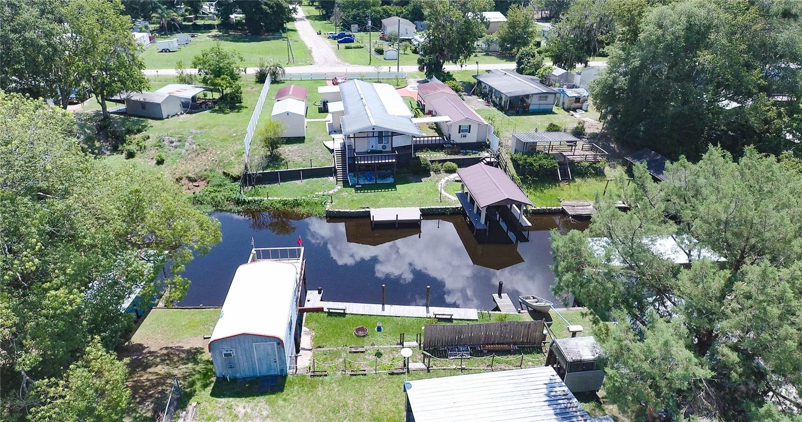 Image 41 of 53 For 104 Waterway Avenue