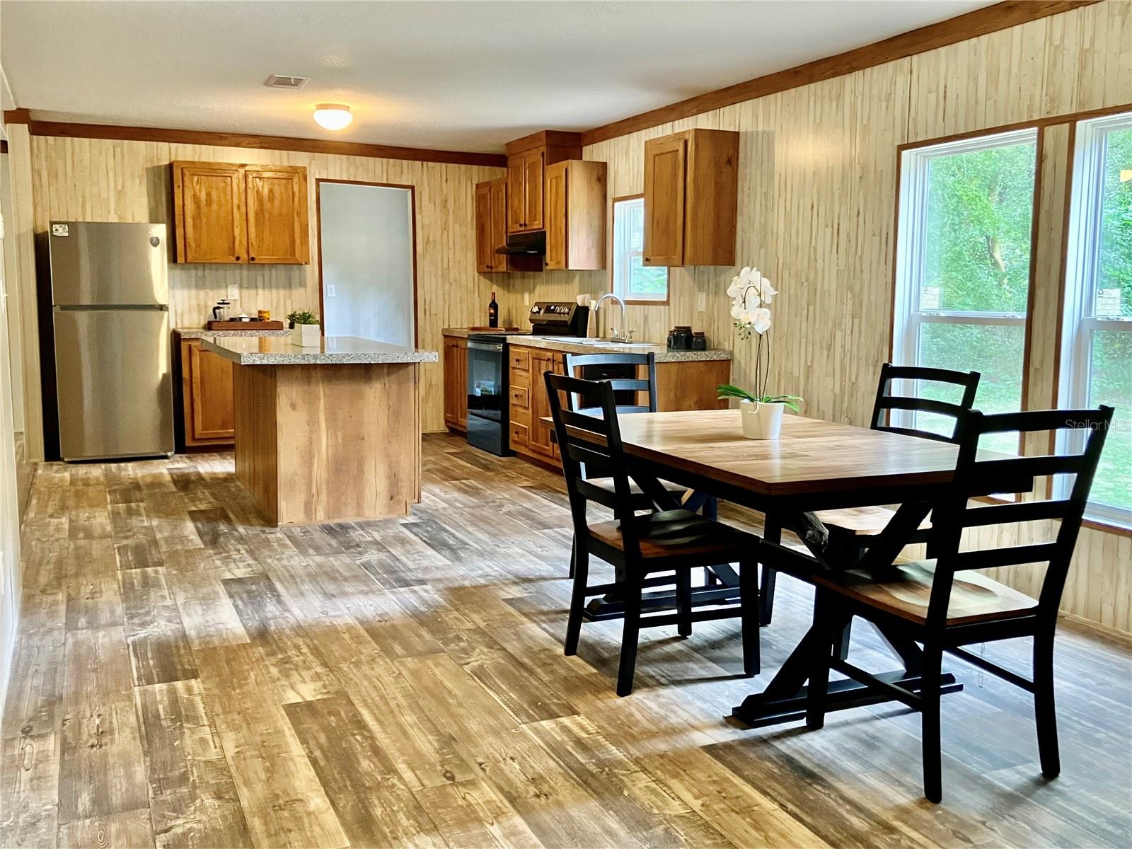 Image 6 of 10 For 16598 80th Avenue