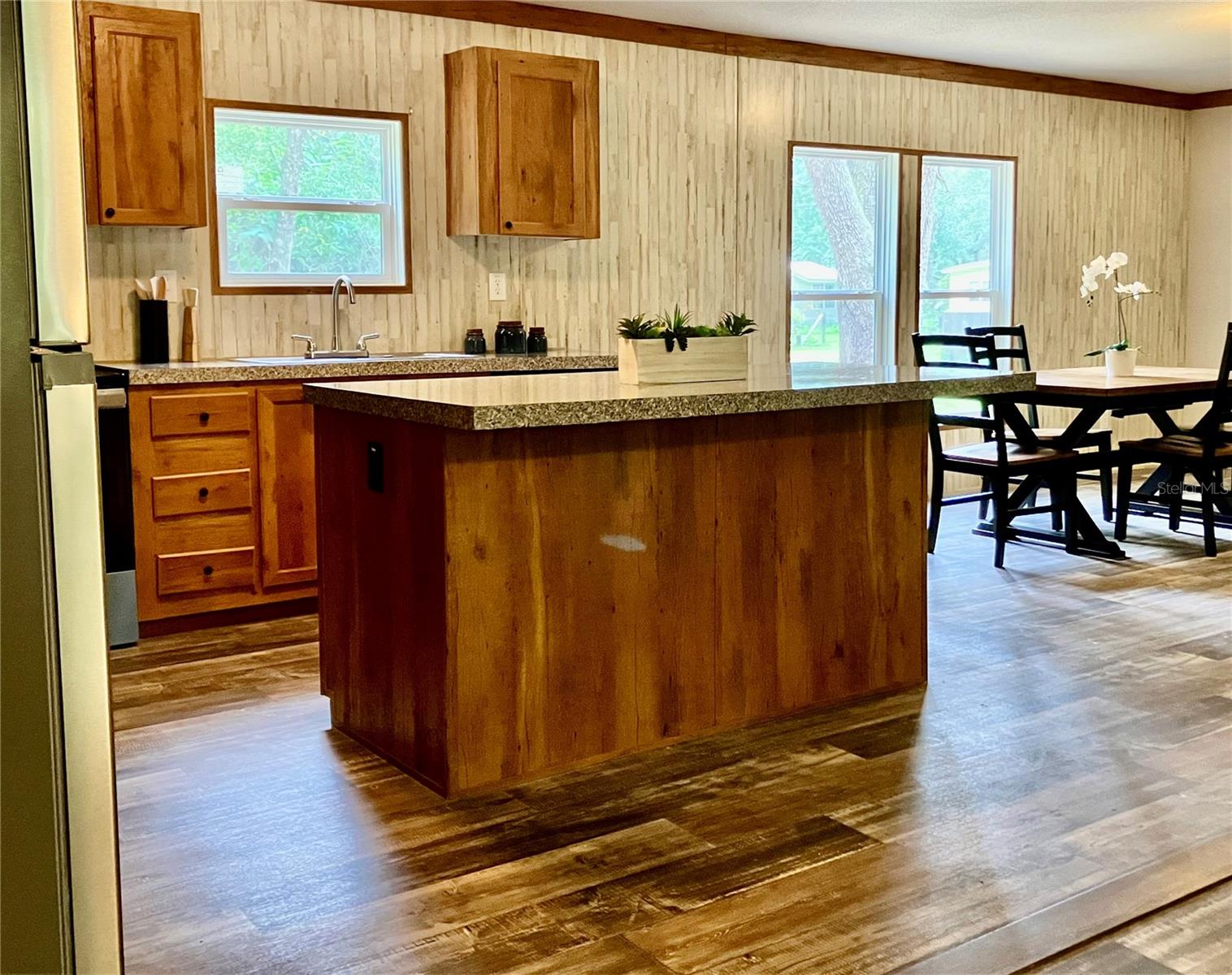 Image 7 of 10 For 16598 80th Avenue