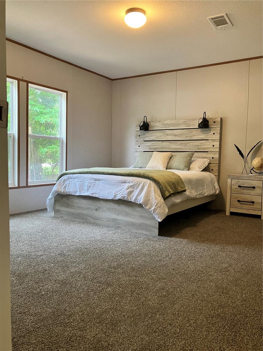 Image 8 of 10 For 16598 80th Avenue