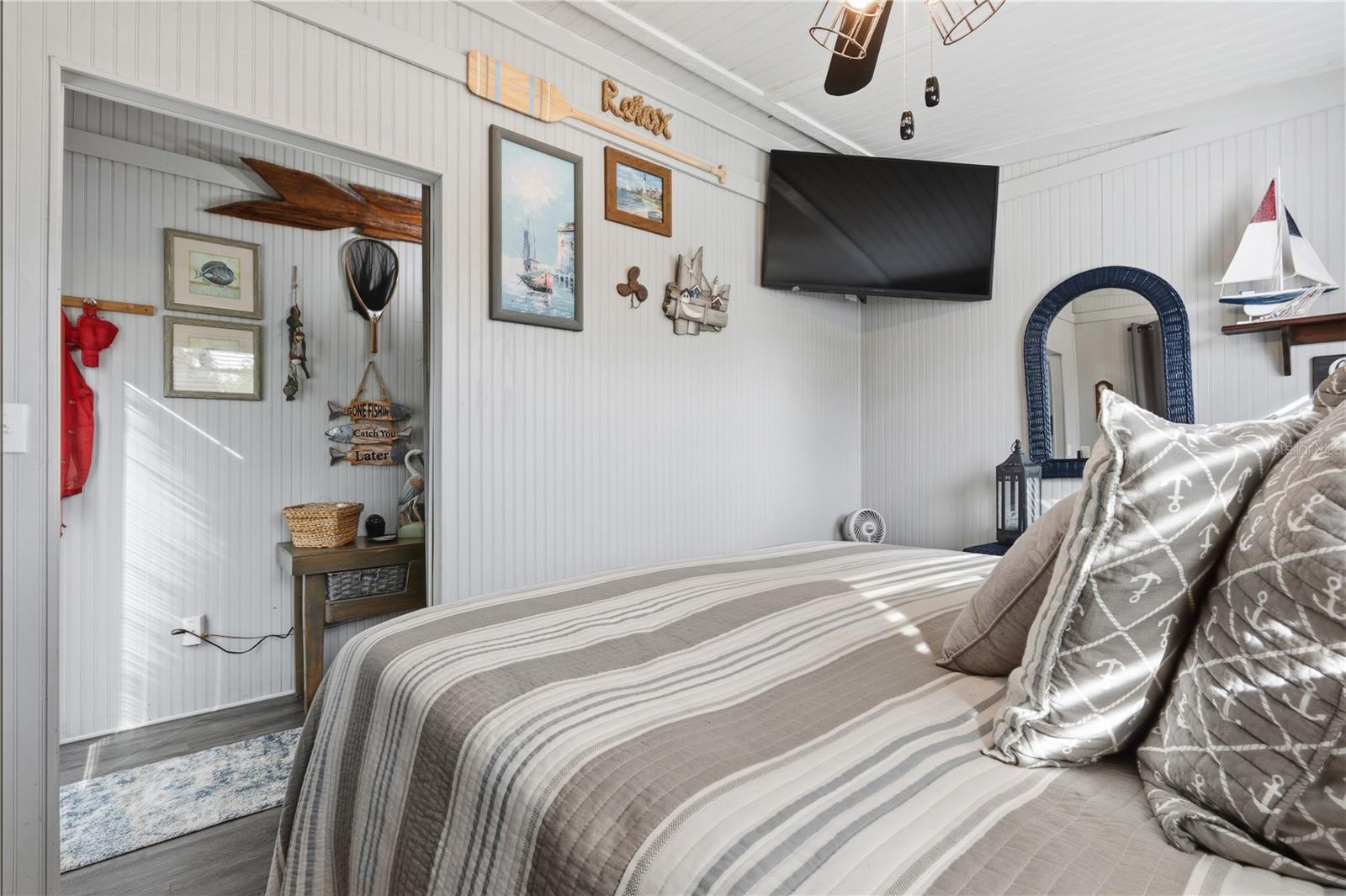 Image 24 of 89 For 547 205th Street