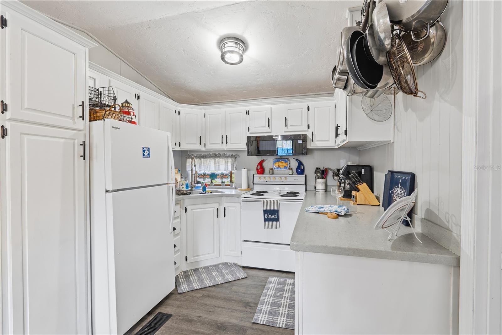 Image 41 of 89 For 547 205th Street