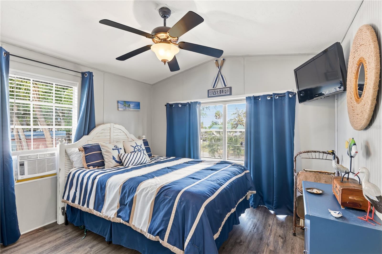 Image 44 of 89 For 547 205th Street