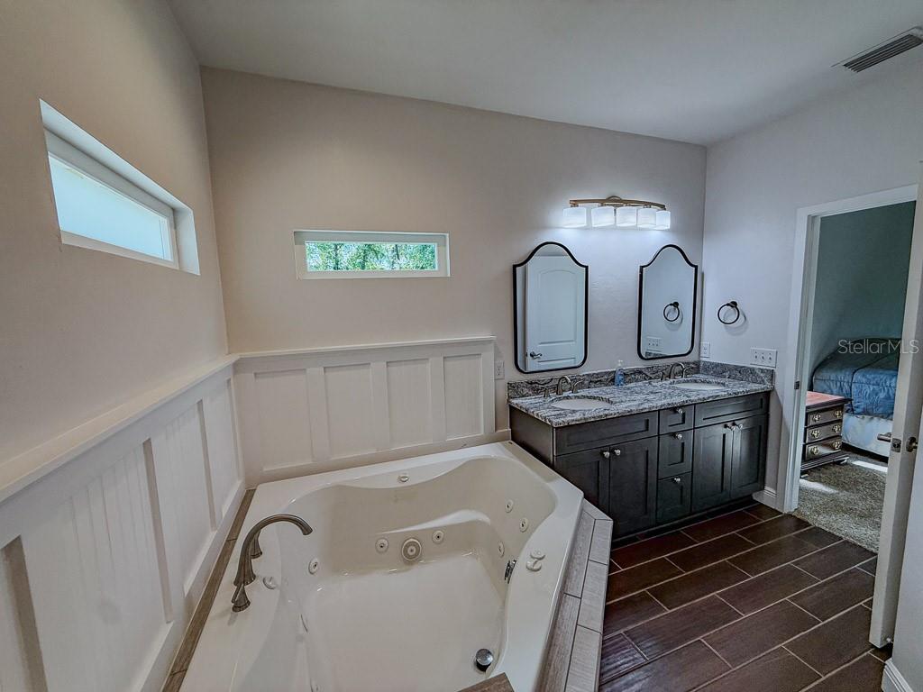 Image 20 of 22 For 109 Round House Court