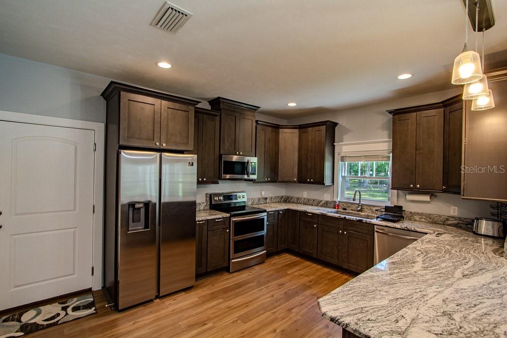 Image 8 of 22 For 109 Round House Court