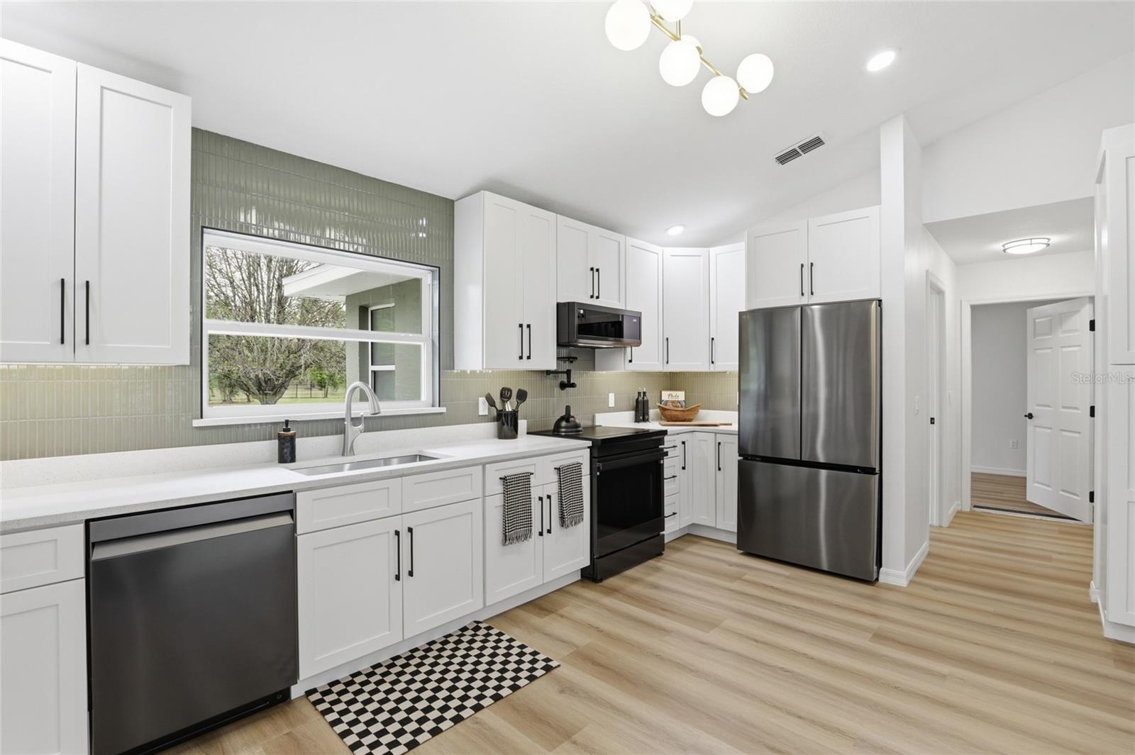 Image 10 of 50 For 19518 78th Avenue