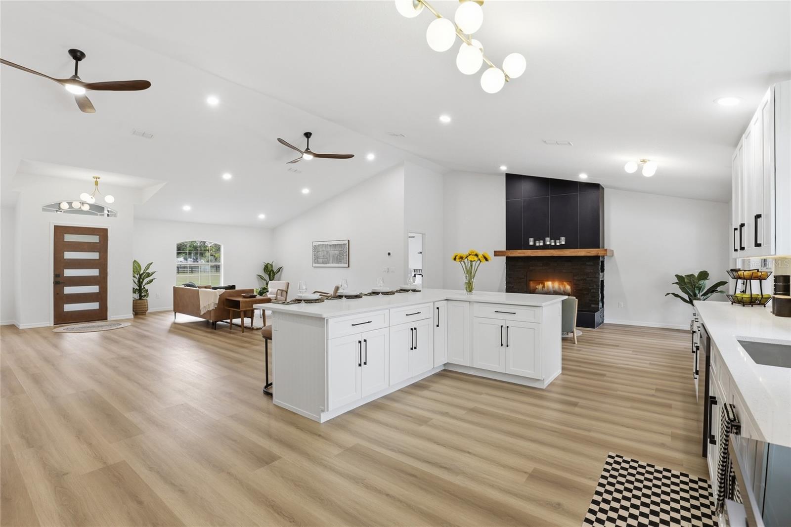 Image 11 of 50 For 19518 78th Avenue