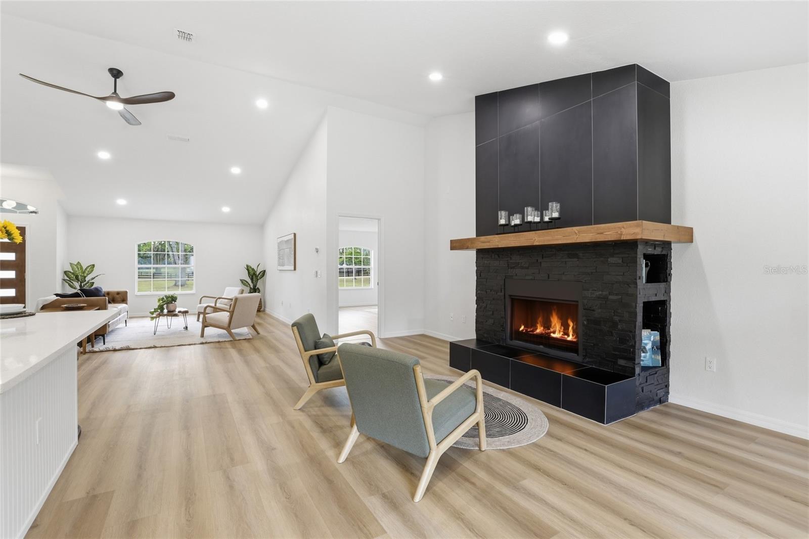 Image 12 of 50 For 19518 78th Avenue