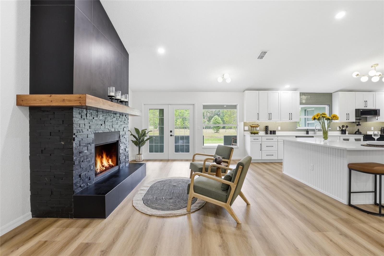 Image 13 of 50 For 19518 78th Avenue