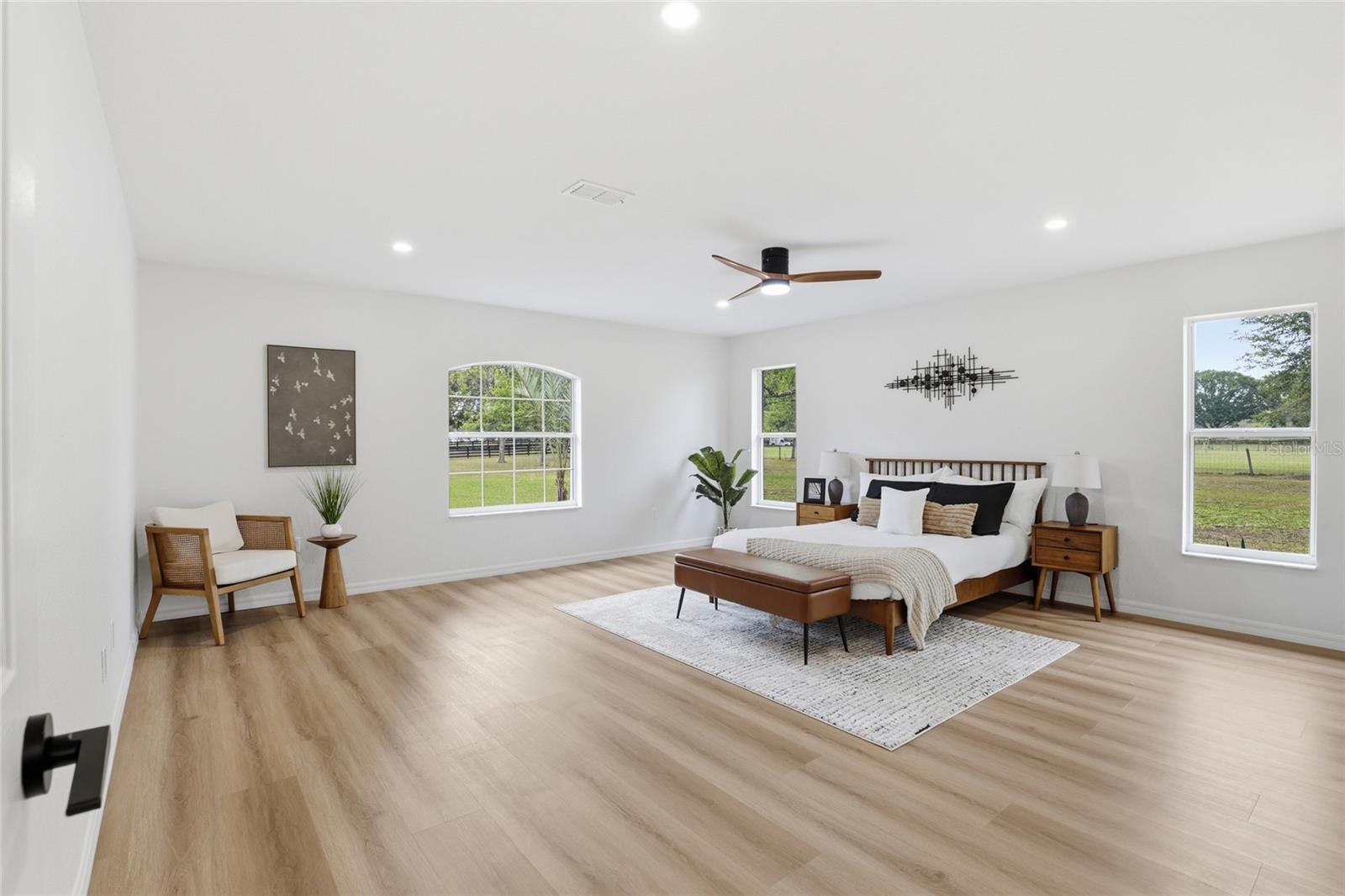 Image 14 of 50 For 19518 78th Avenue