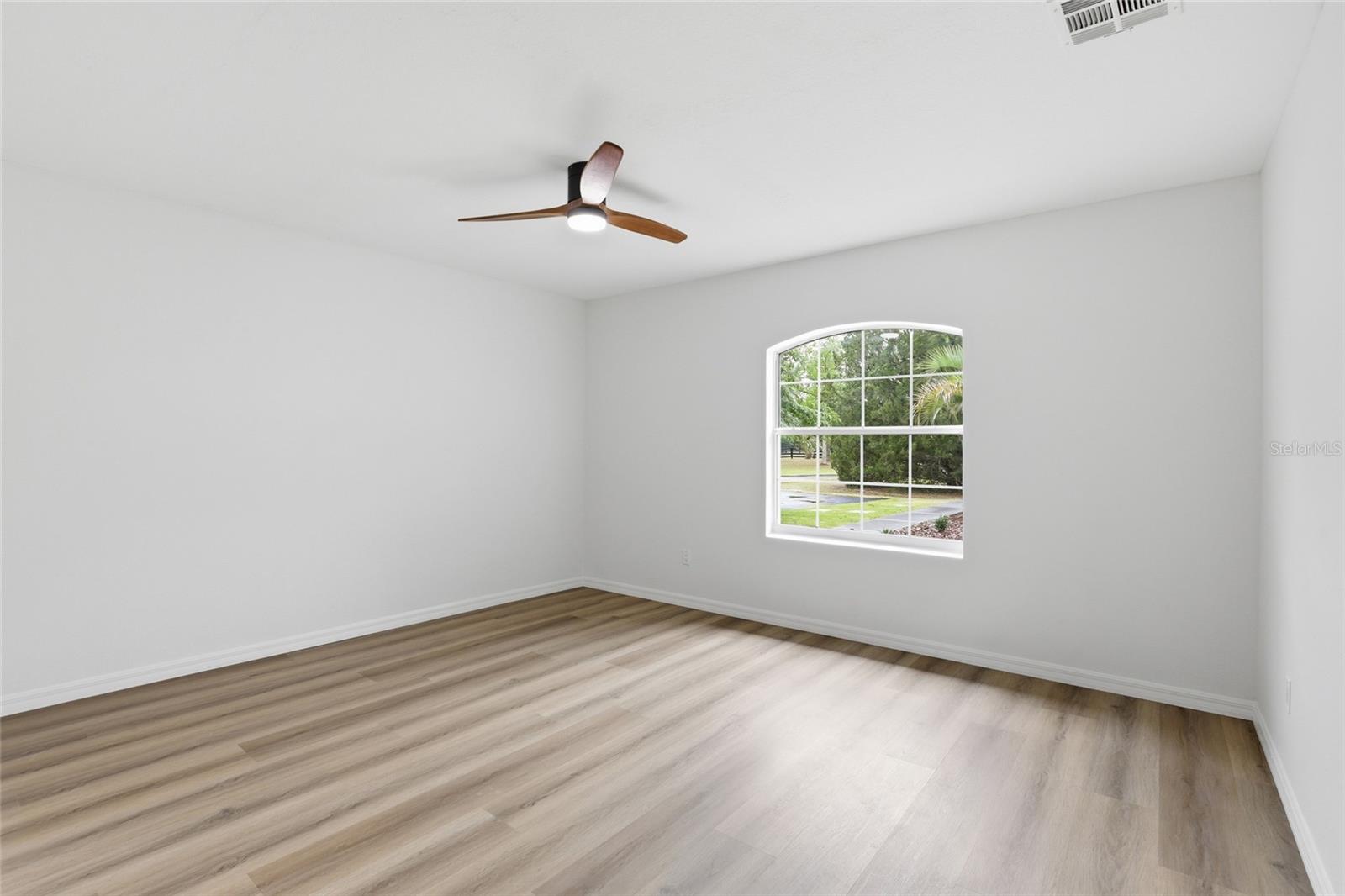 Image 21 of 50 For 19518 78th Avenue