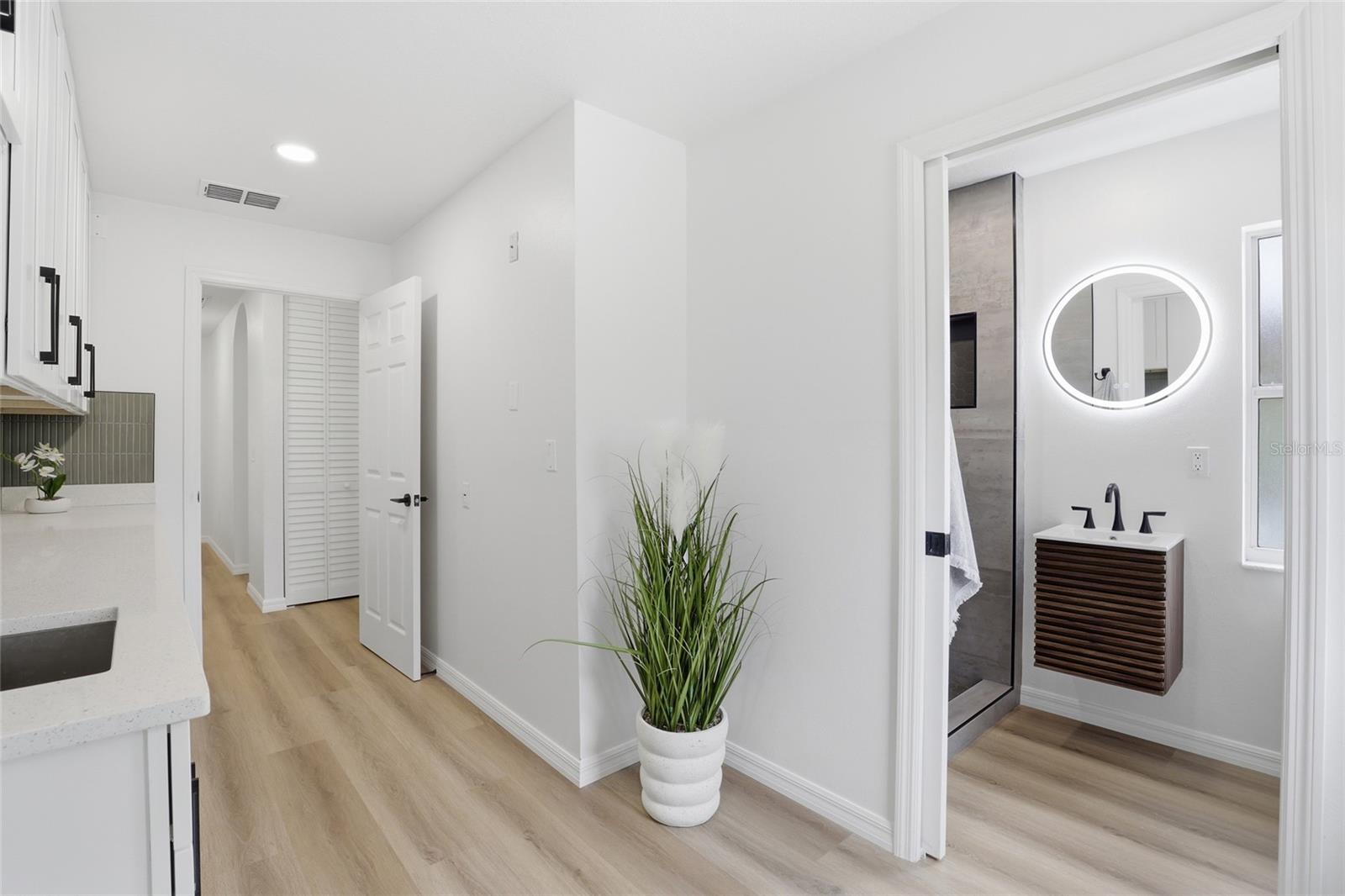 Image 27 of 50 For 19518 78th Avenue