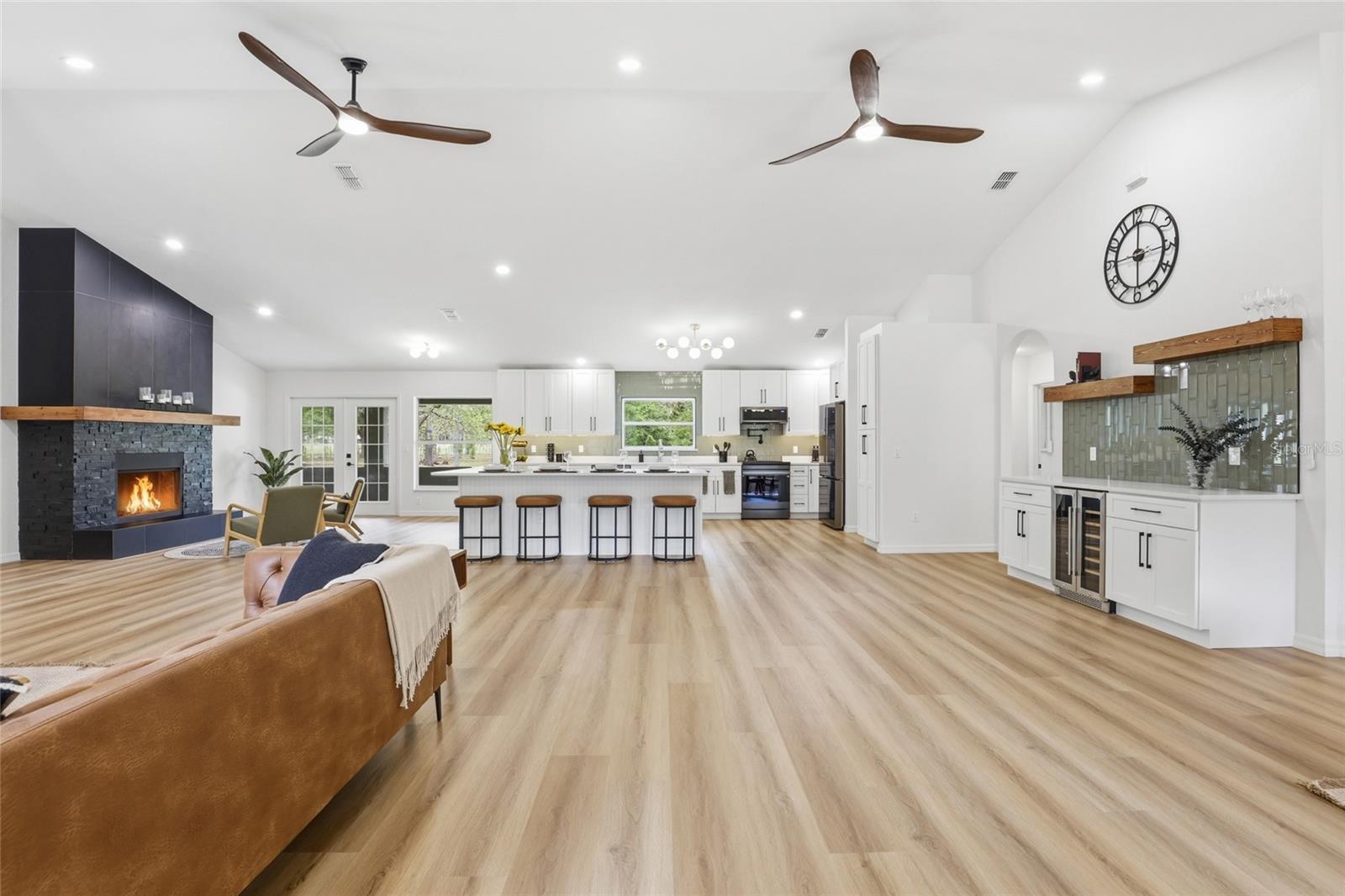 Image 3 of 50 For 19518 78th Avenue