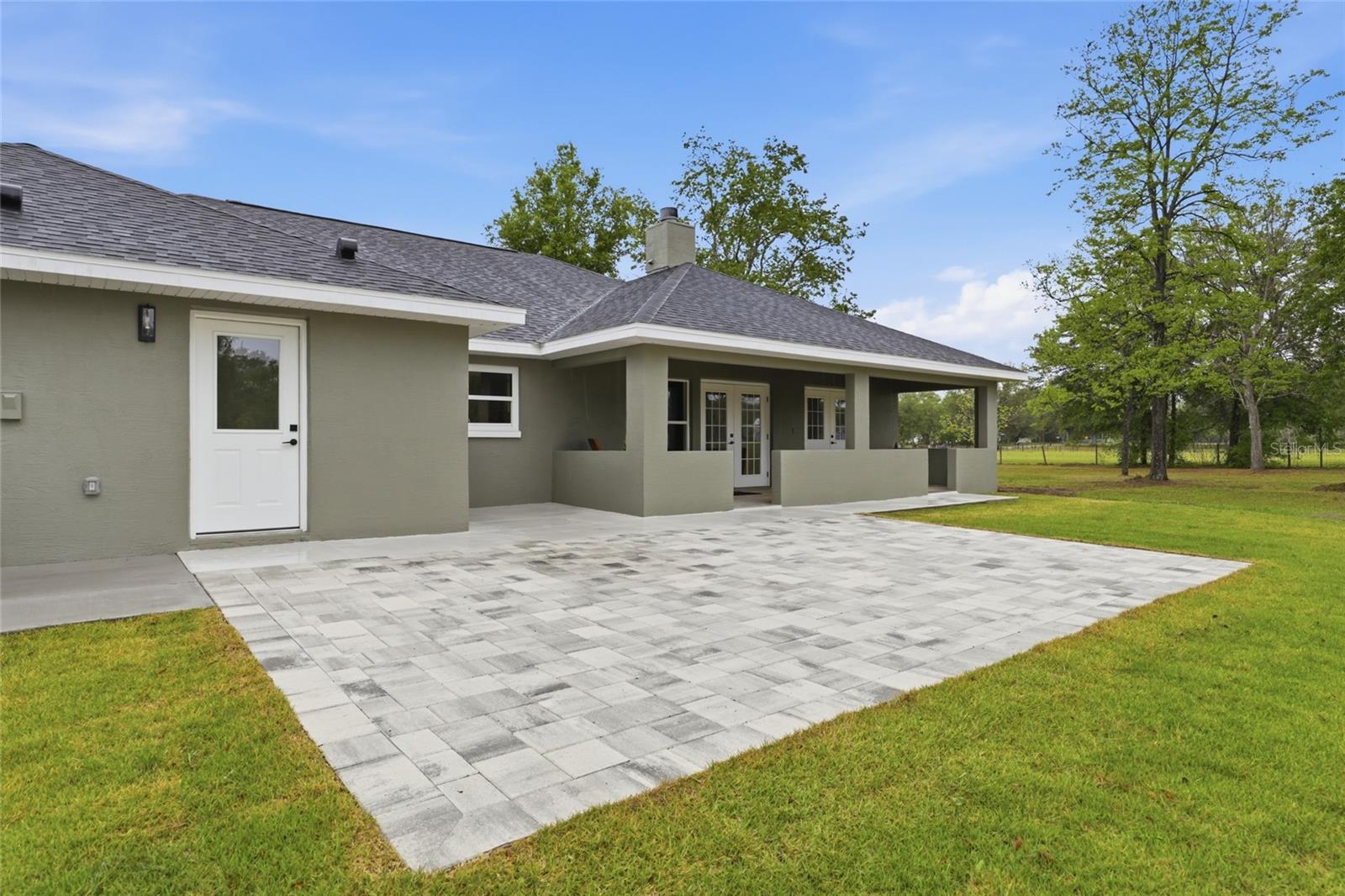 Image 31 of 50 For 19518 78th Avenue