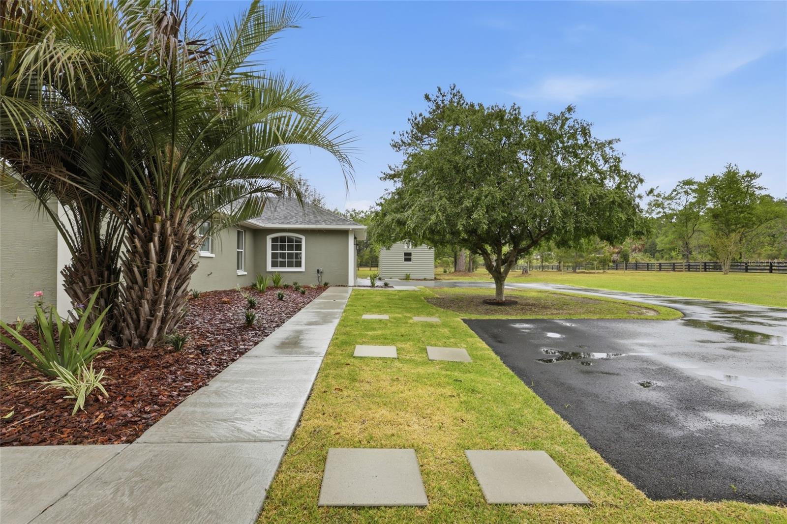 Image 33 of 50 For 19518 78th Avenue