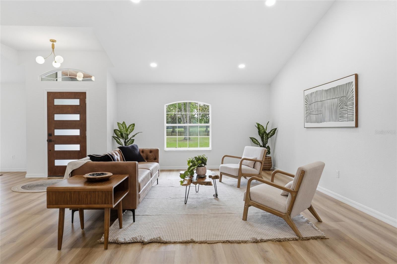 Image 4 of 50 For 19518 78th Avenue