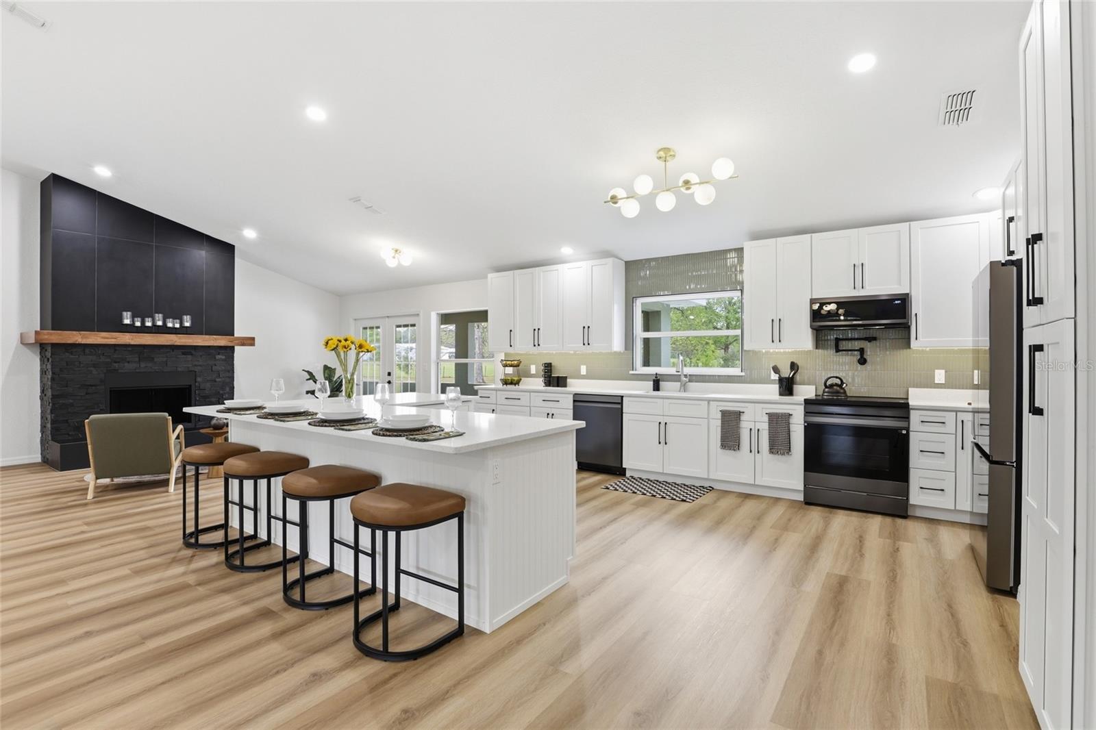 Image 8 of 50 For 19518 78th Avenue