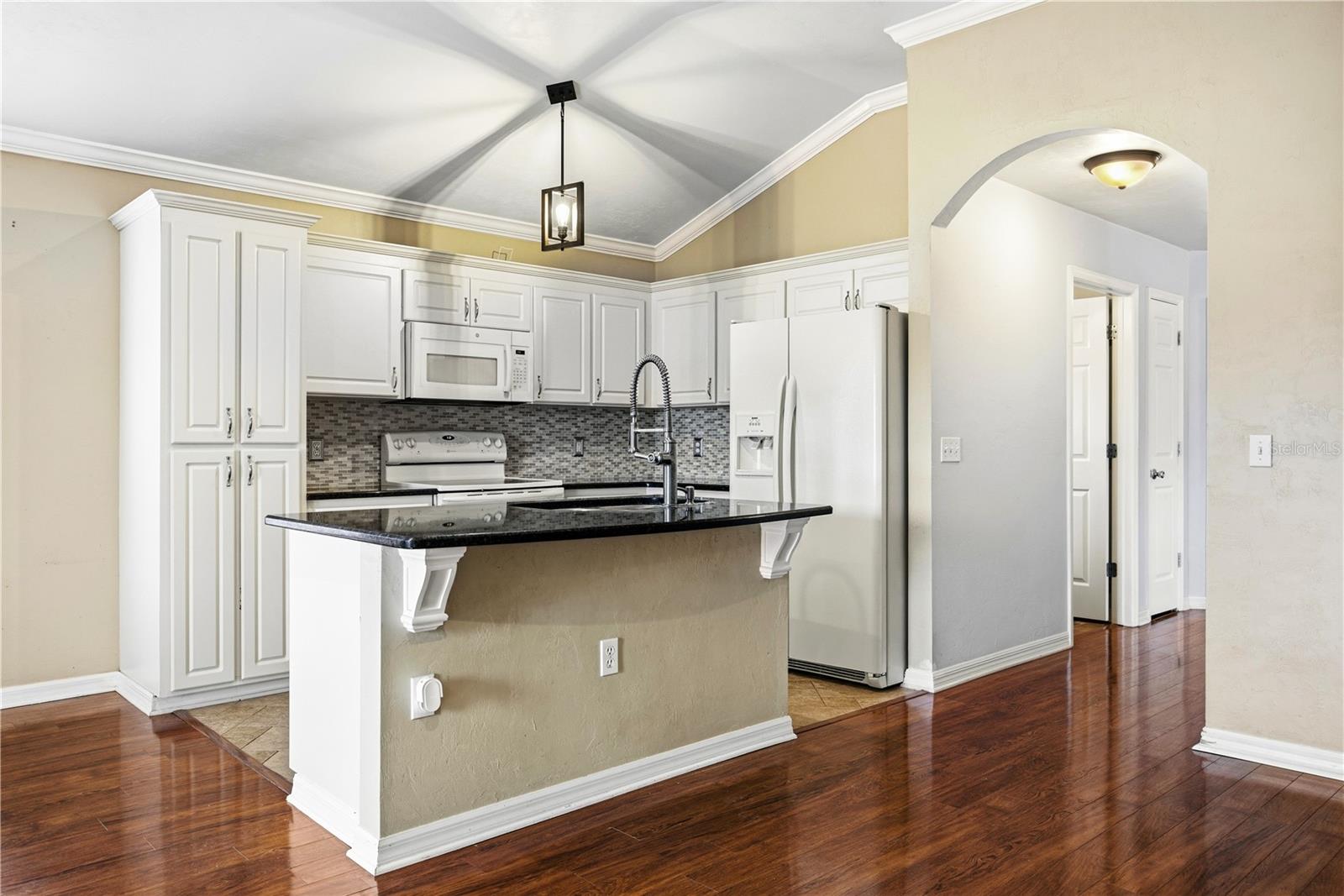 Image 14 of 41 For 25488 10th Avenue