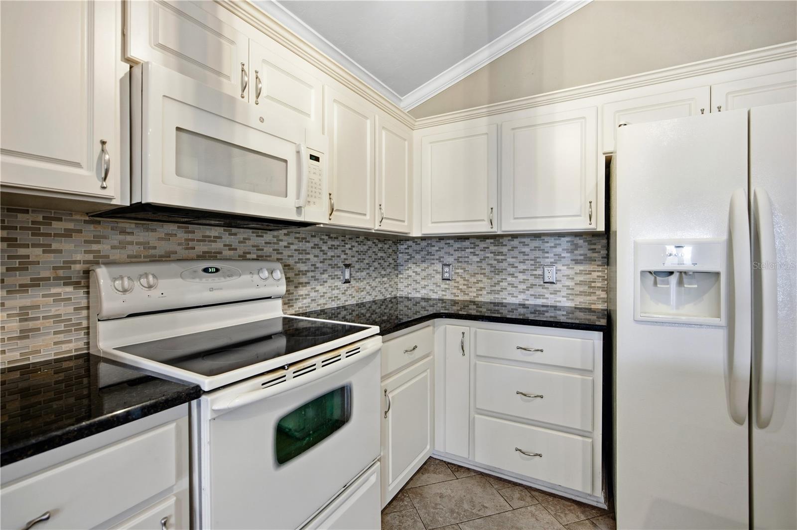 Image 19 of 41 For 25488 10th Avenue