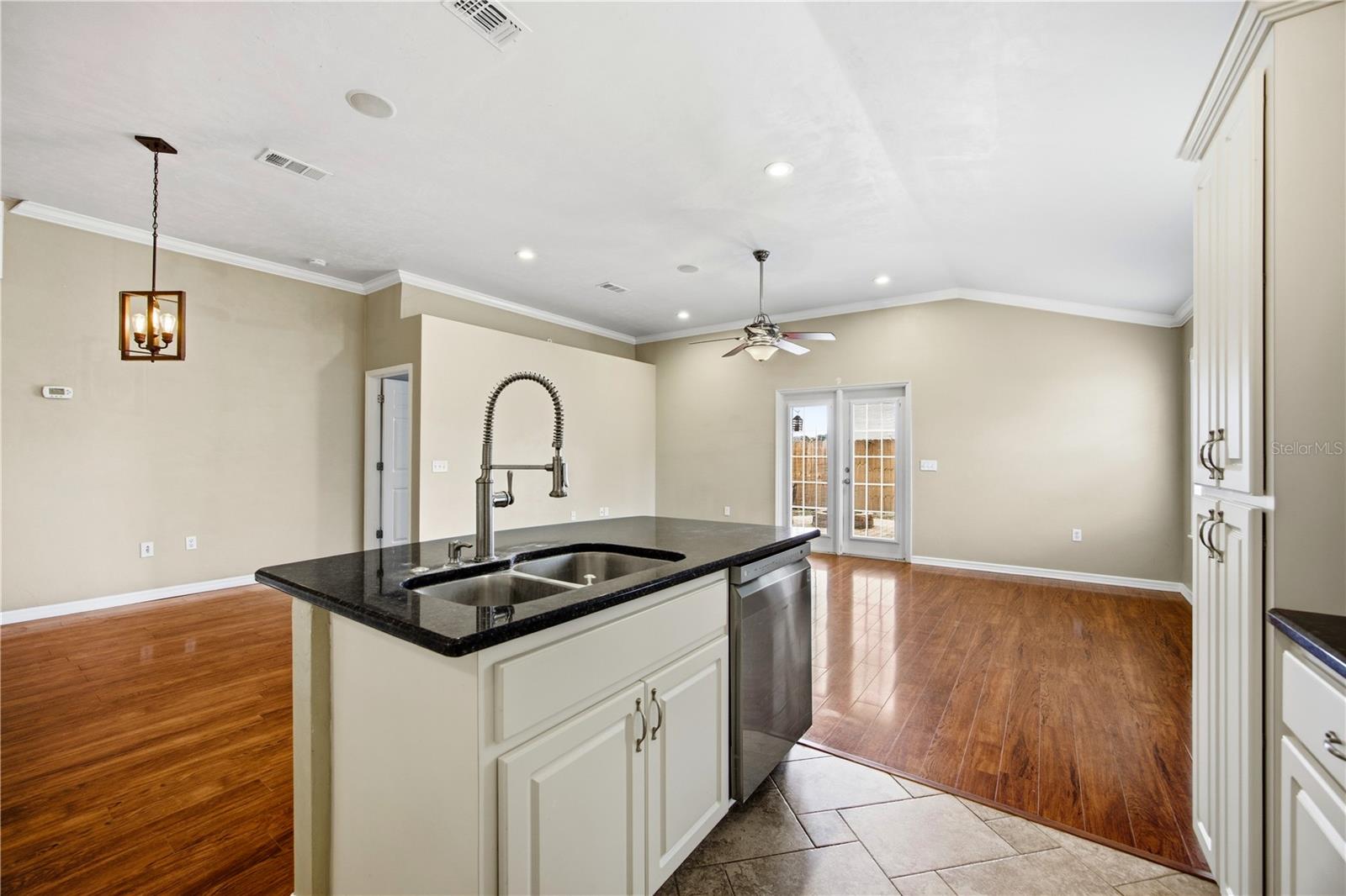 Image 20 of 41 For 25488 10th Avenue