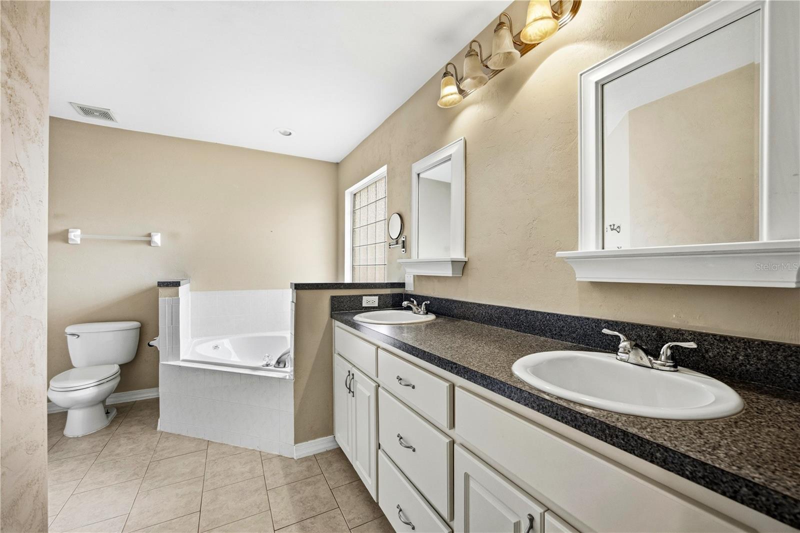 Image 26 of 41 For 25488 10th Avenue