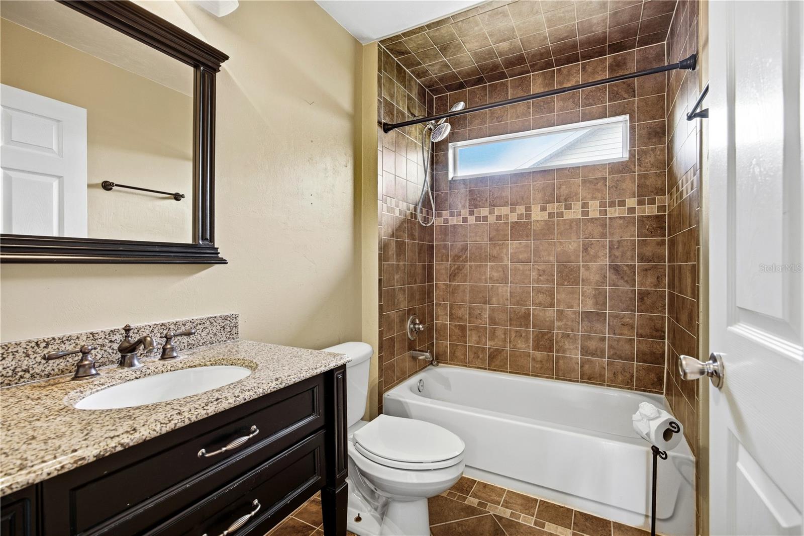 Image 30 of 41 For 25488 10th Avenue